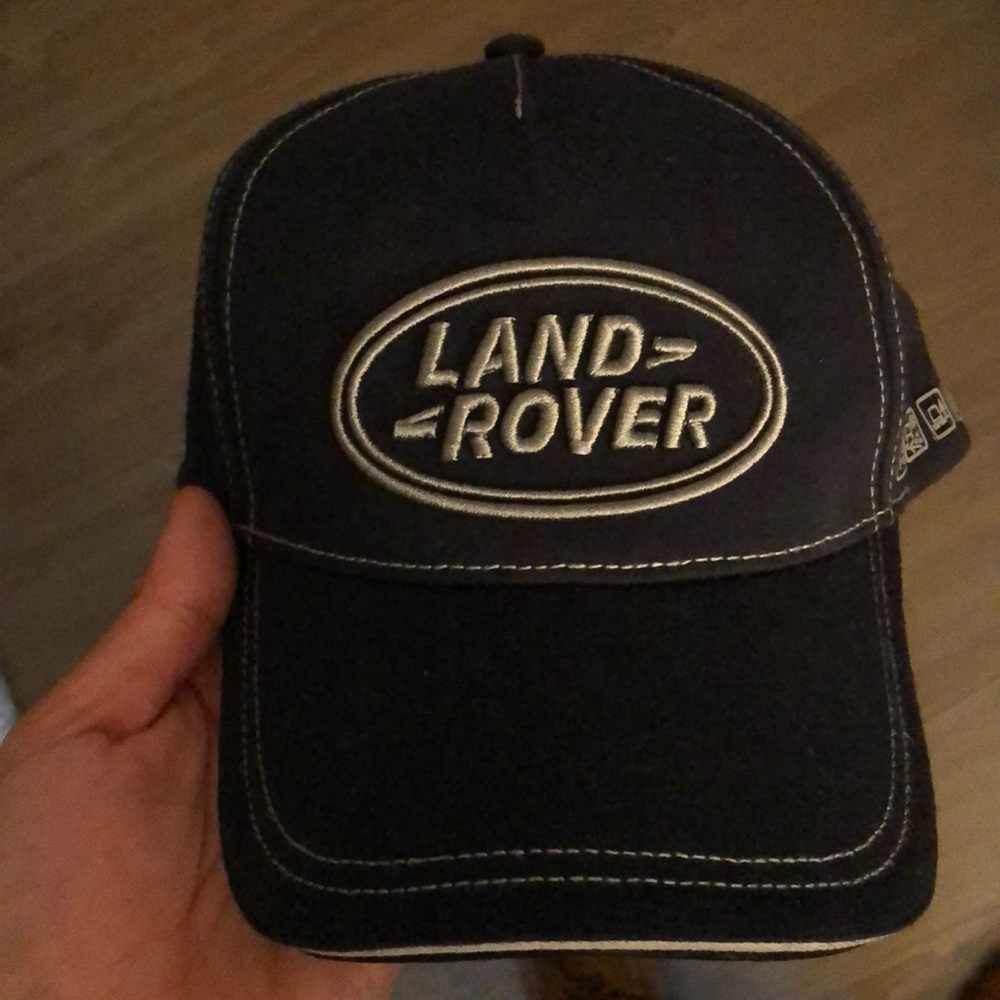 Land Rover hat